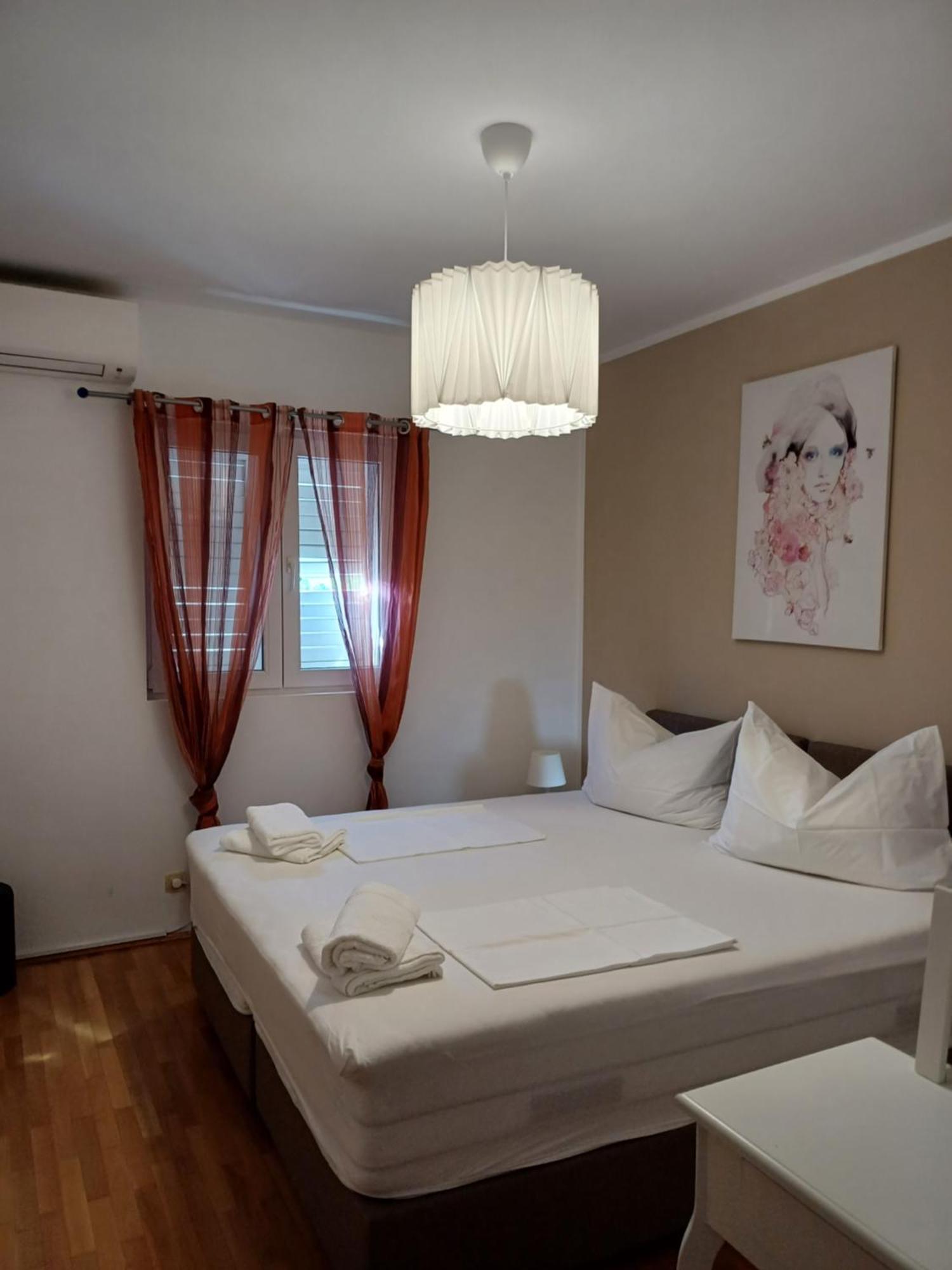 Apartman Laura Galileo Blizu Centra I Plaze Makarska Eksteriør billede